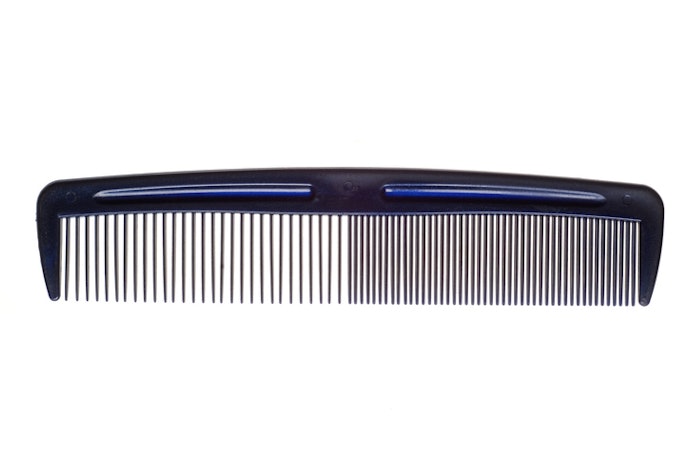 Choose Fine and Wide-Tooth Combs for Both Detangling and Styling Versatility