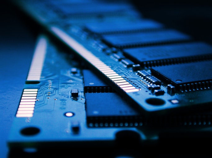 Select at least 8GB Memory for Multitasking