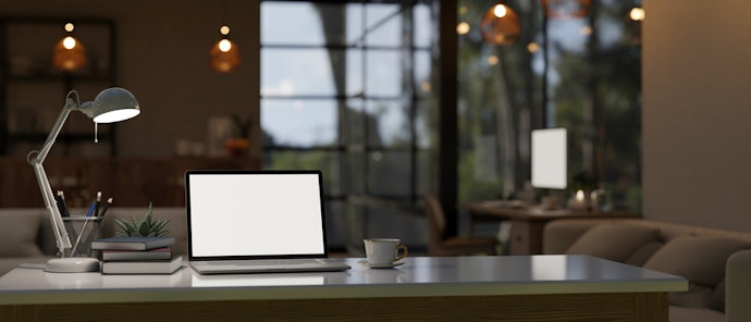 For Teaching in Dim Lighting: Consider HDR Support