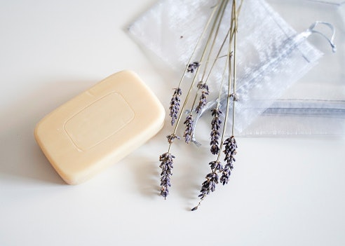 Bar Soap Has Fewer Ingredients and Is More Suitable for Sensitive Skin