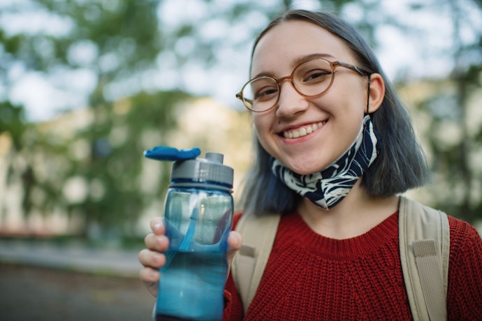 Flip Top Lids: Easy Access for On-the-Go Convenience