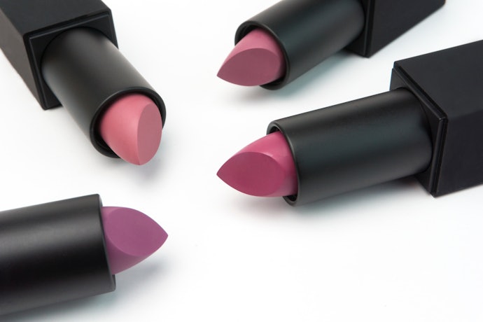 Medium Skin Tone: Go for Mauve and Terracotta Nude Shades
