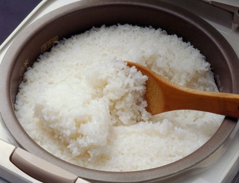 Standard Rice Cooker With One-Touch Control: Best for Simple White-Rice Cooking