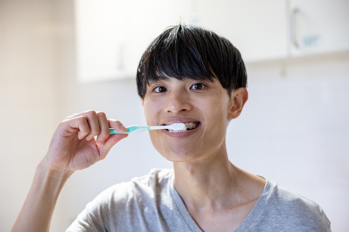 For Sensitive Teeth: Go for a Fluoride Toothpaste With Potassium Nitrate