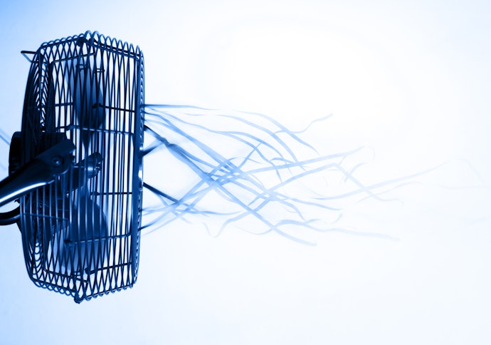 A Wide Sweep Oscillating Feature Provides Better Air Circulation