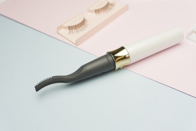 Heated Eyelash Curlers Provide Long-lasting, Quick Results