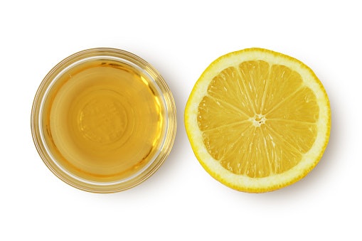 Lemon and Apple Cider Vinegar Control Oil Production for Oily and Acne-Prone Skin