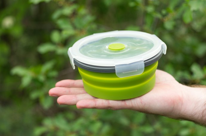 Silicone Allows for Space-Saving Containers