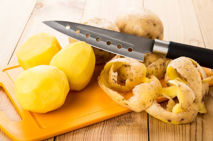 Carbon-Based Knives Are Easy to Sharpen