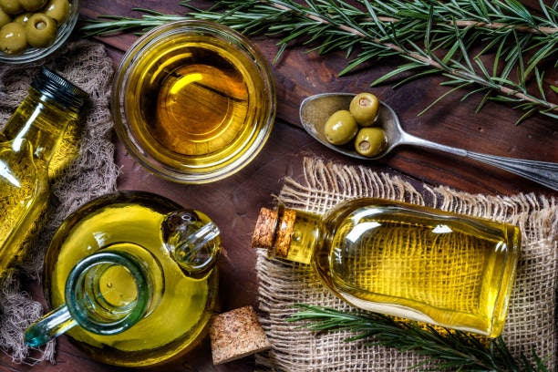 Serums With Plant-Based Oils Work Well With Dry Hair