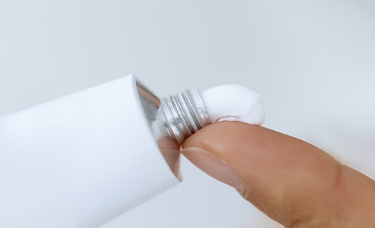 Use Thick Creams or Ointments to Treat the Outer Anal Area