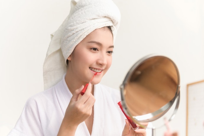 Tubes With Doe-Foot Applicators: For Soft, Gradient Lips or Stain-Type Finishes