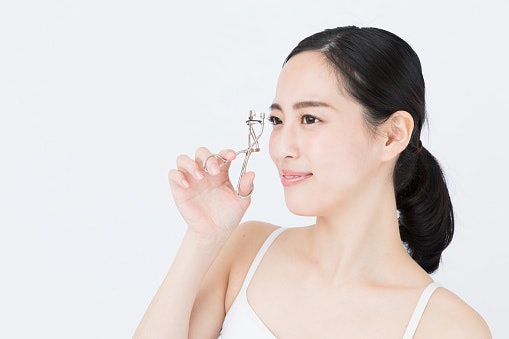 Round, Big Eyes: One With a Deeper Curve
