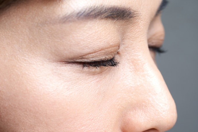 For Fine Lines and Wrinkles: Choose Anti-Aging Eye Serums With Retinol or Collagen-Supporting Ingredients