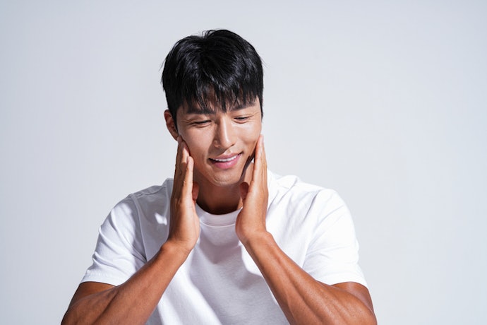 Sun Protection and Daily Hydration: Broad-Spectrum SPF Moisturizers