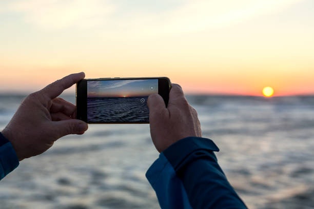 For Travel and Landscape Shots: Optical Zoom or a Dedicated Telephoto Lens