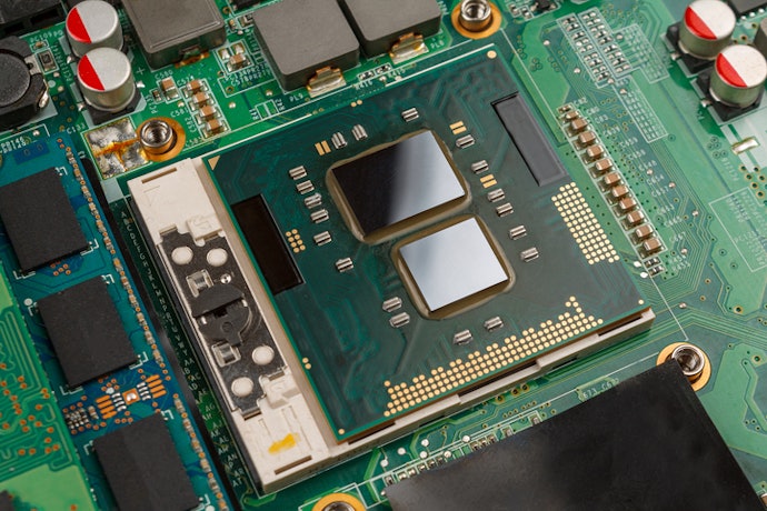 Opt for Multi-core CPUs Like Intel i7/i9 or AMD Ryzen