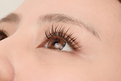 Condition Your Eyelashes With Sweet Almond Oil