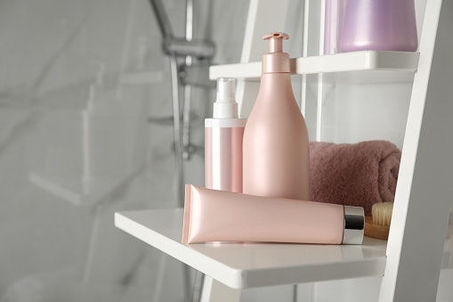 Go for Sulfate-Free Conditioners to Minimize Color Stripping