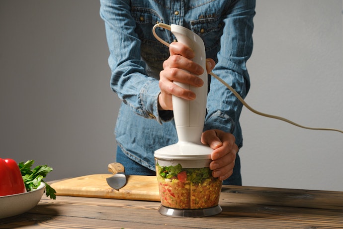 For Couples or Small Families: Go for a Medium-Sized Bowl (300–800 mL)