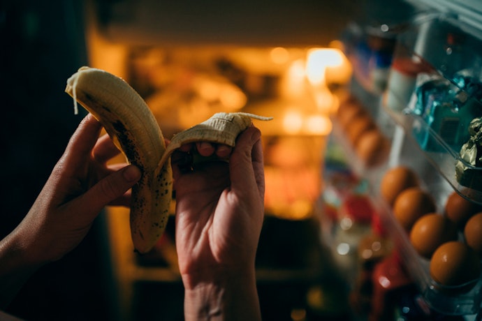For Nighttime or Before-Bed Hunger: Light, Low-Acid Snacks