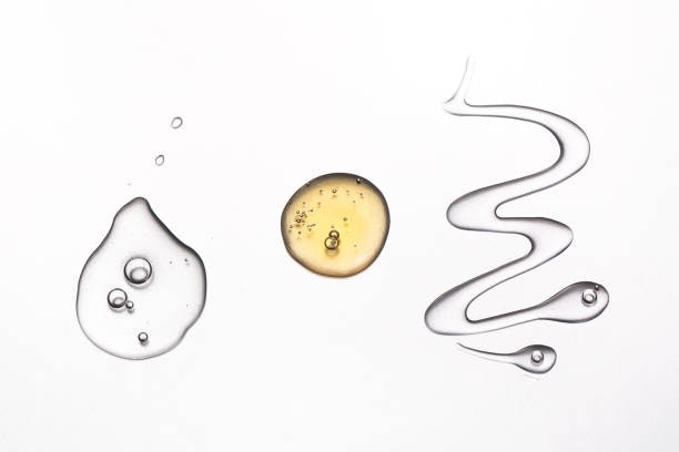 Hyaluronic Acid, Niacinamide, and PHAs Are Great for Dry Skin