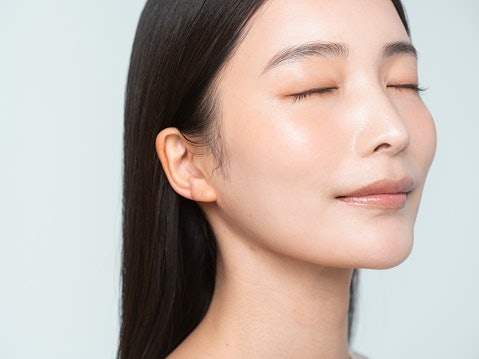 Vitamin E and Magnesium for Cellular Protection and Improving Skin Health