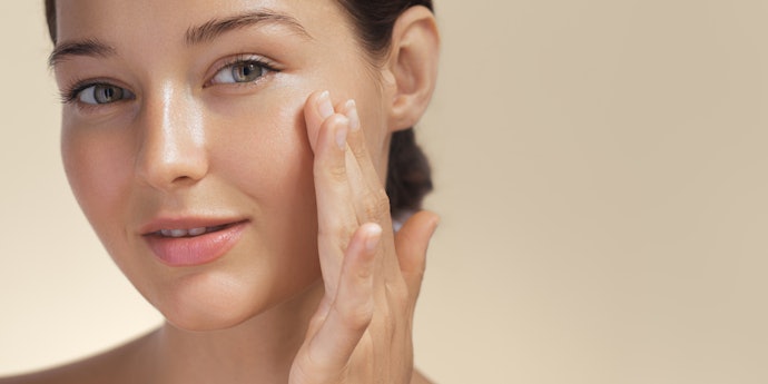 For Long-Lasting Hydration: Hyaluronic Acid Locks In Moisture and Keeps Skin Plump