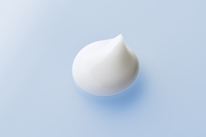 Lotions: Lightweight, Fast-Absorbing, Ideal for Daily Use in Humid Climates