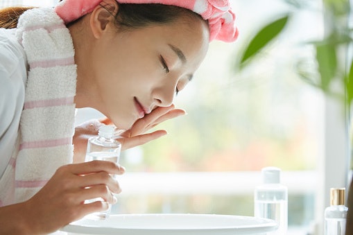 For Minimal Routines or No Makeup Use: A Gentle Korean Face Wash Is Sufficient