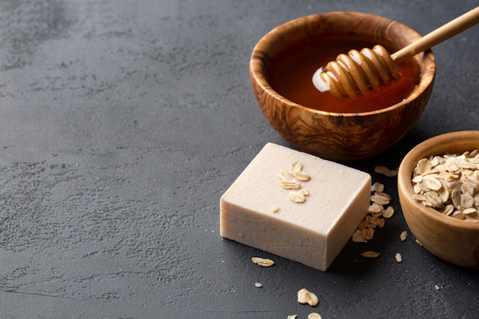 Look for Moisturizing Ingredients Such as Glycerin, Aloe Vera, or Shea Butter