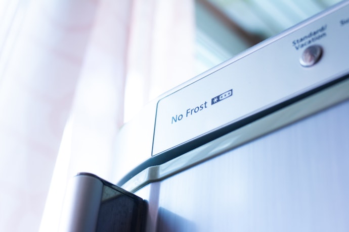 No-Frost Technology Prevents Ice Buildup and the Need for Manual Defrosting