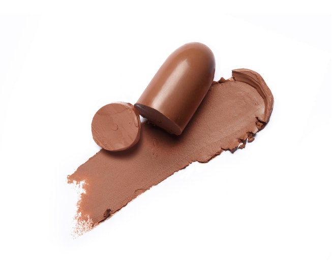 Warm Undertones: Go for Caramel, Cinnamon, or Orange-Based Browns
