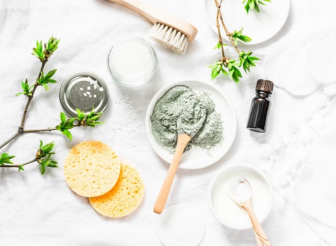 Witch Hazel Extract and Natural Clay for Normal to Oily Skin