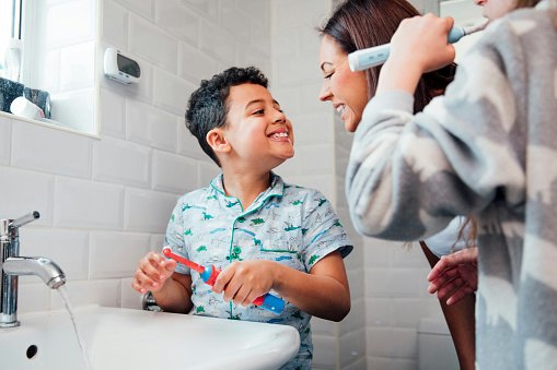 Choose the Right Brush Head Size for Your Age