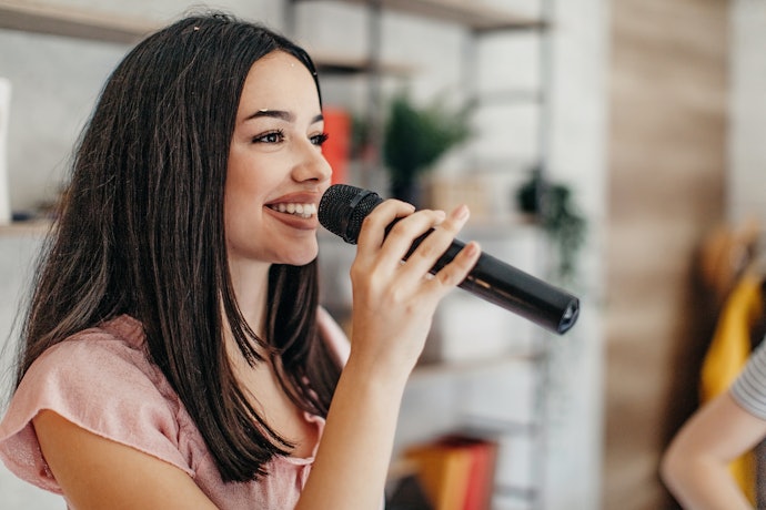 Move Freely and Easier With a Wireless Microphone