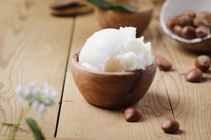 Shea Butter, Cocoa Butter, and Olive Oil: Provides Deep Nourishment and Hydration for Dry Skin