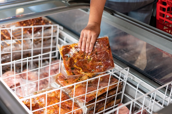 Chest-Type or Sliding Glass Top Freezers: Ideal for Frozen Goods or Ice Cream