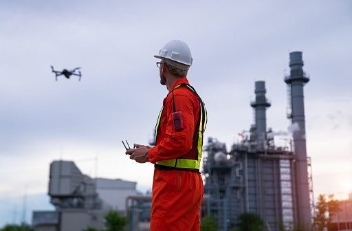 Single Rotor Drones Are Best for Extended Hovering and Heavy Payloads