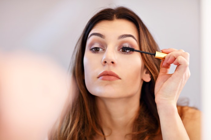 A Classic Mascara Wand Adds Volume to Your Lashes