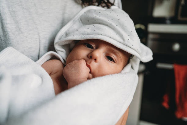 Go for Hooded Towels to Keep Baby Warm After Baths