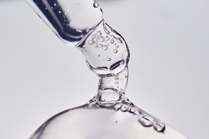 For Oily and Combination Skin: Opt for Water-Based or Gel-Type Serums