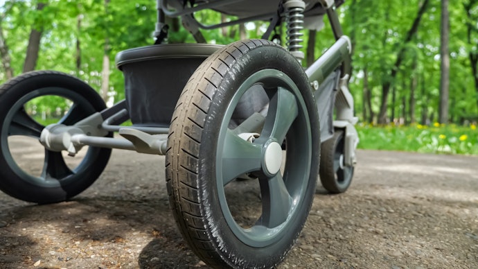 Lockable Wheels and Brakes for Better Movement Control