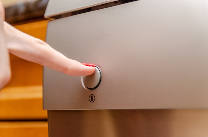 Button or Knob: Decide Between the Different Dispensing Mechanisms