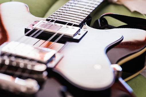 Semi-Hollow Body for the Best of Both Worlds