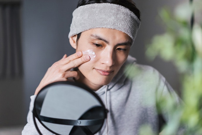 For Nighttime Use: Opt for Slightly Richer Textures for Overnight Repair