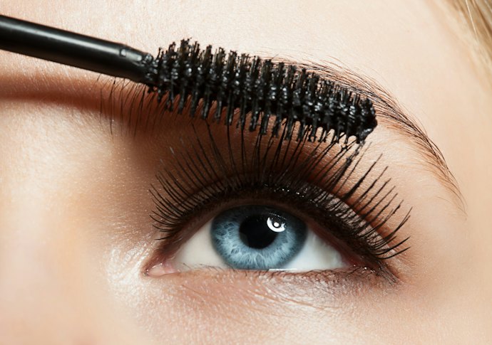 Experiment With Different Eye Looks and Add Drama to Your Eyes With Colored Mascaras