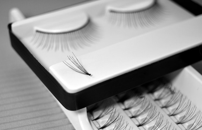 Individual Lashes for Maximum Control and a Natural Finish