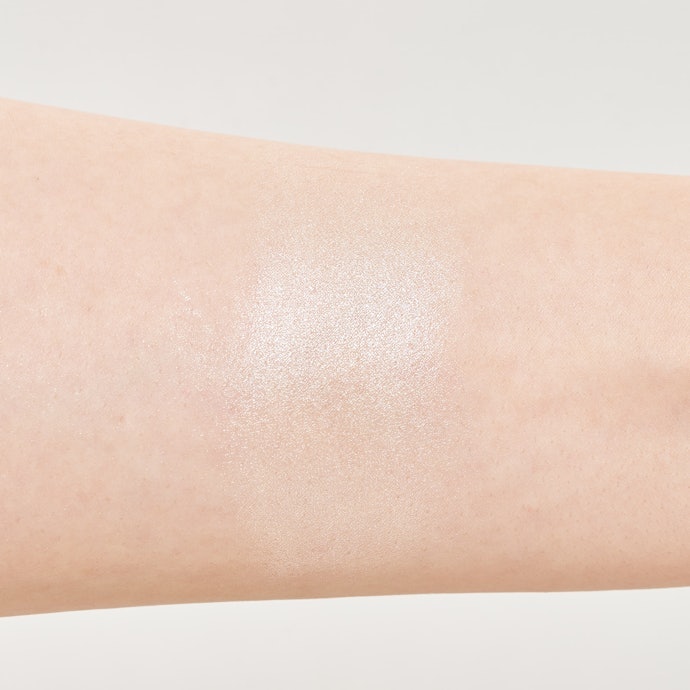Minor Fallout, but Smooth Application and Strong Color Payoff