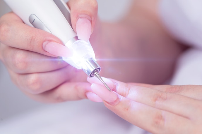 Save Time Shaping Acrylic Nails With Electric Drills